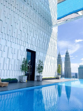 Face KL Tower KLCC Pavilion by Kimiro